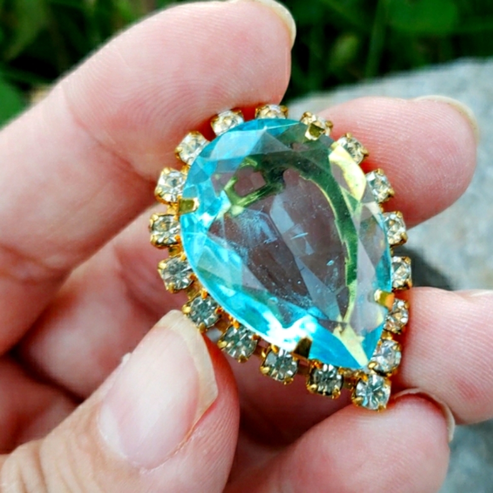 Vtg Large Blue Tear Drop Glass Rhinestone Brooch